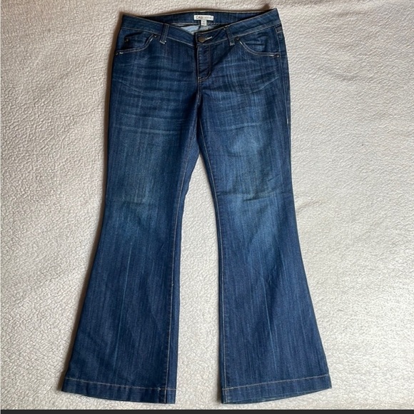 Cabi Jeans Denim Wide Leg Rare Sold Out Jeans Size 10 - Picture 1 of 10